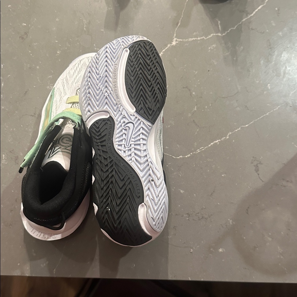 Kids White and Green Athletic Shoes - Picture 2 of 3